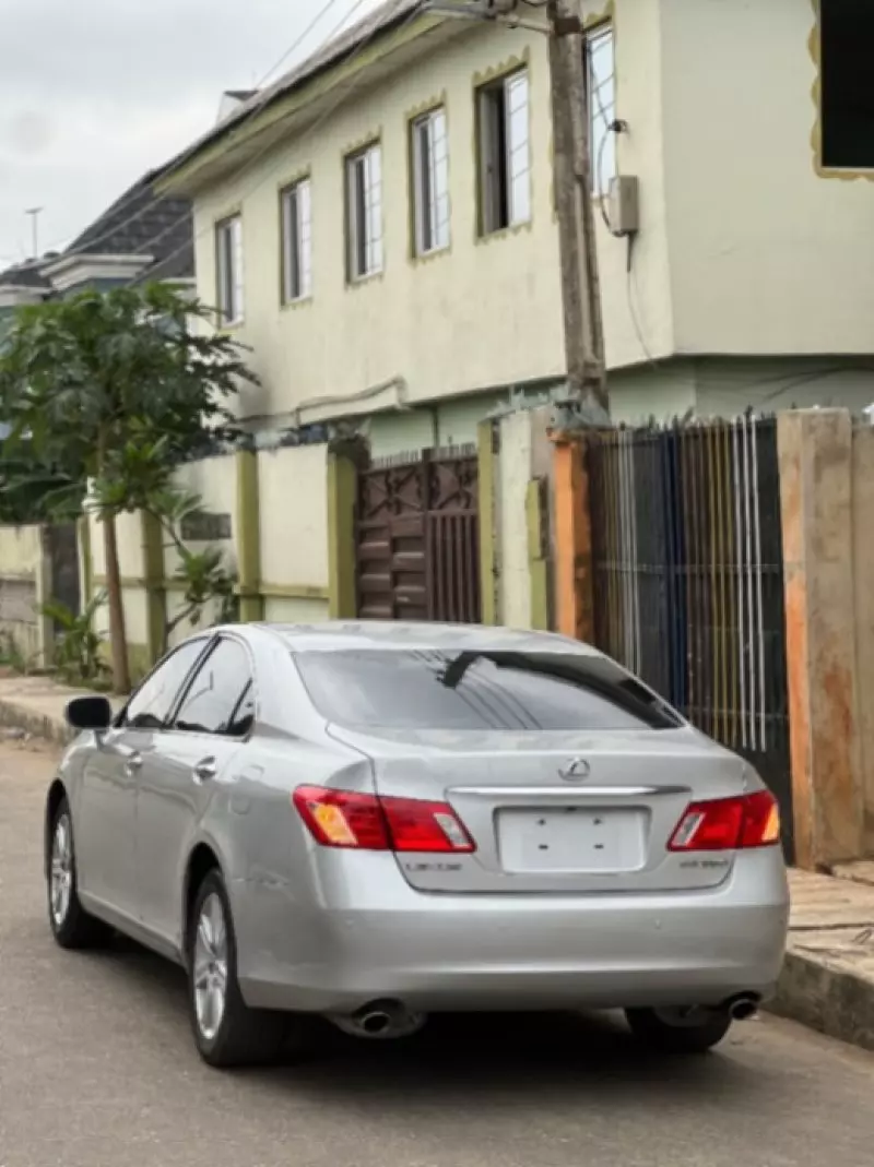 Lexus ES 350   - 2009