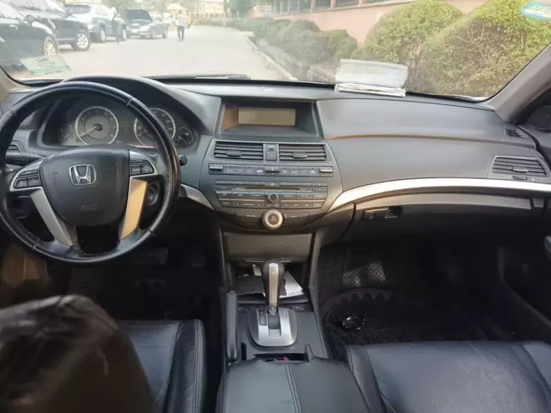 Honda Accord   - 2009