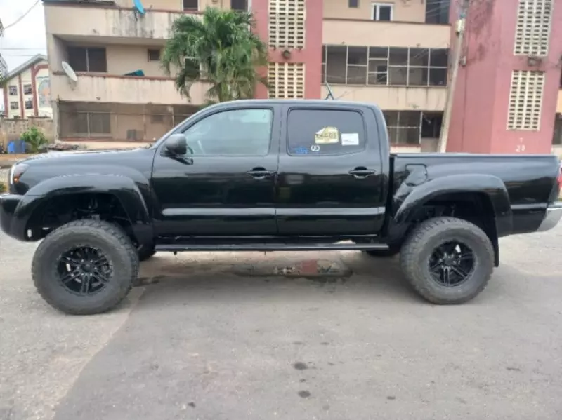 Toyota Tacoma   - 2009