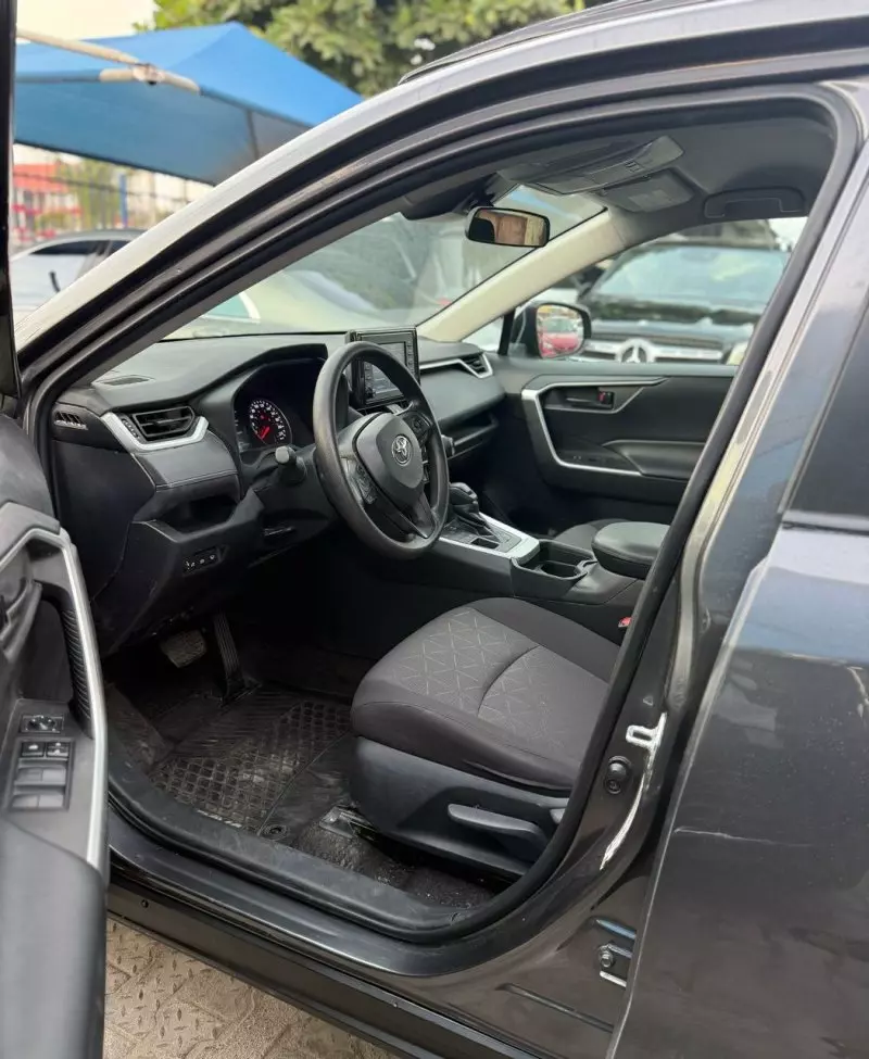 Toyota RAV 4   - 2021