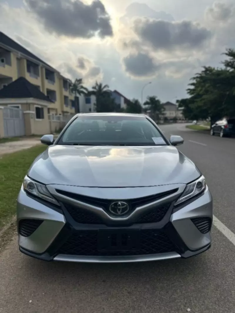 Toyota Camry   - 2018