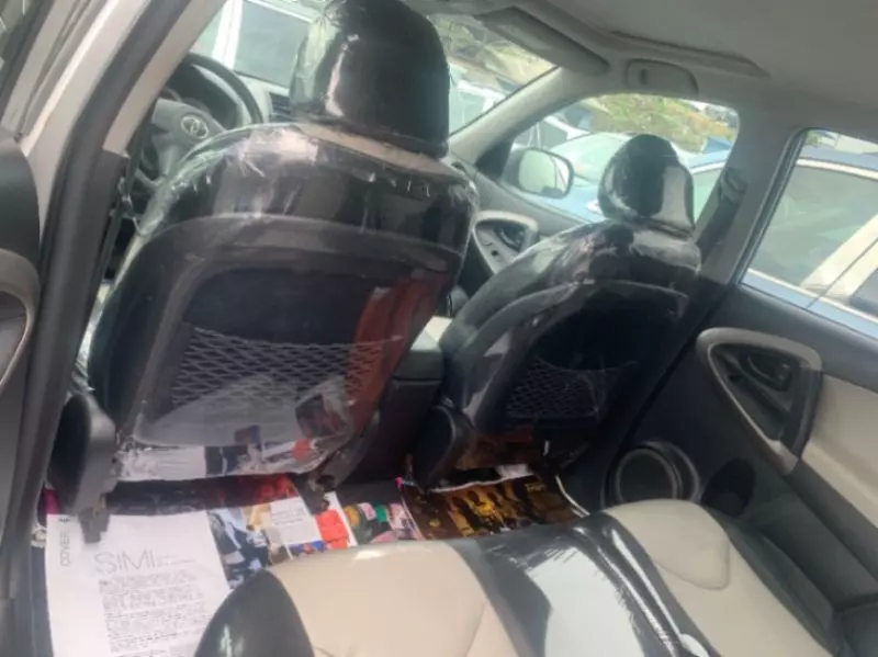 Toyota RAV 4   - 2010