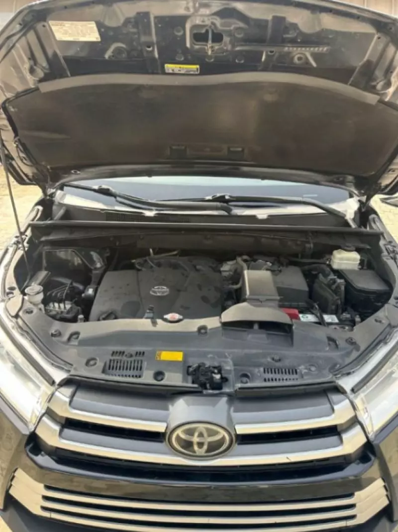 Toyota Highlander   - 2017