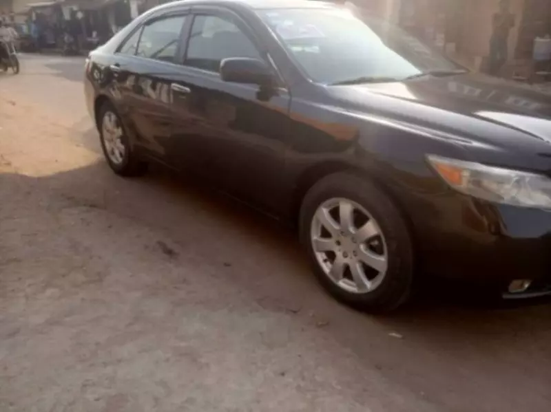 Toyota Camry   - 2010