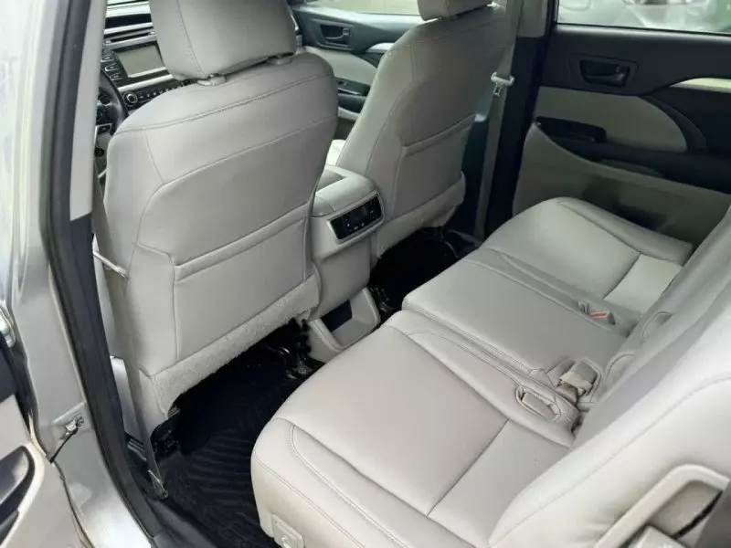 Toyota Highlander   - 2015