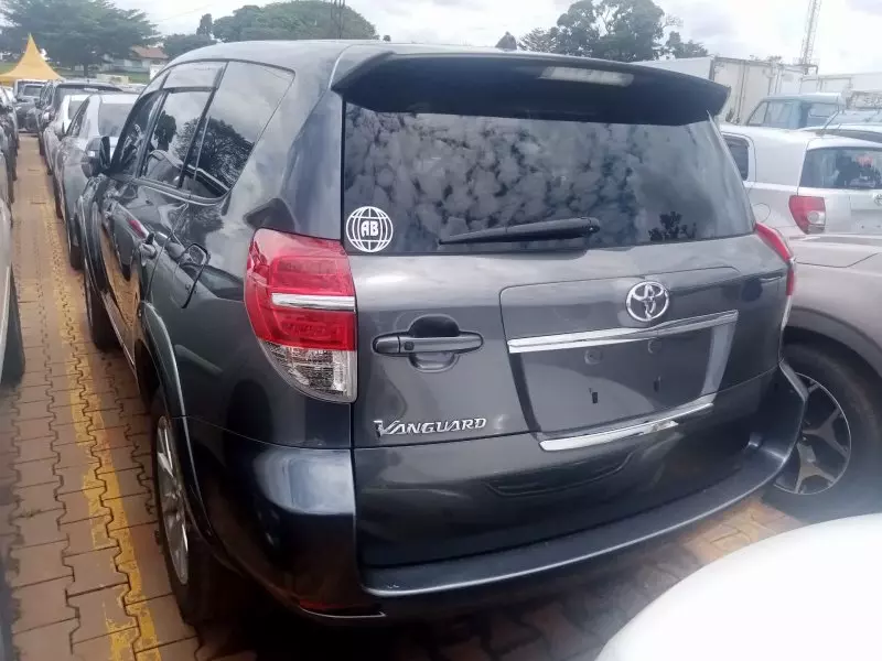Toyota Vanguard    - 2011