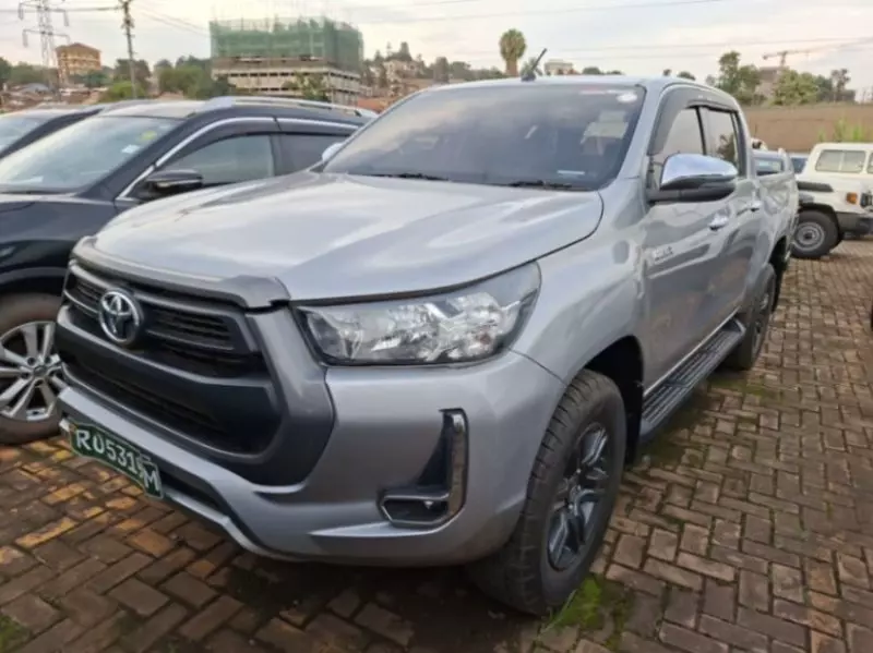 Toyota Hilux   - 2019