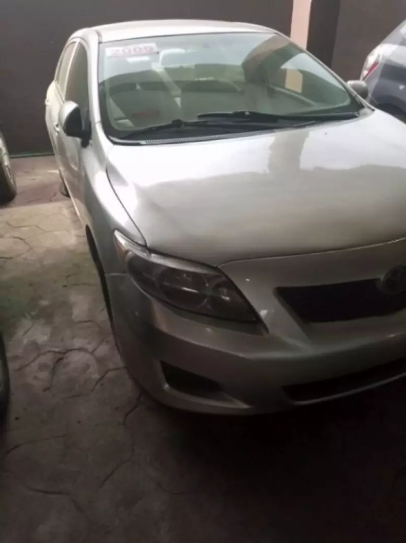 Toyota Corolla   - 2009