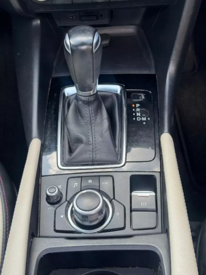 Mazda Axela    - 2017