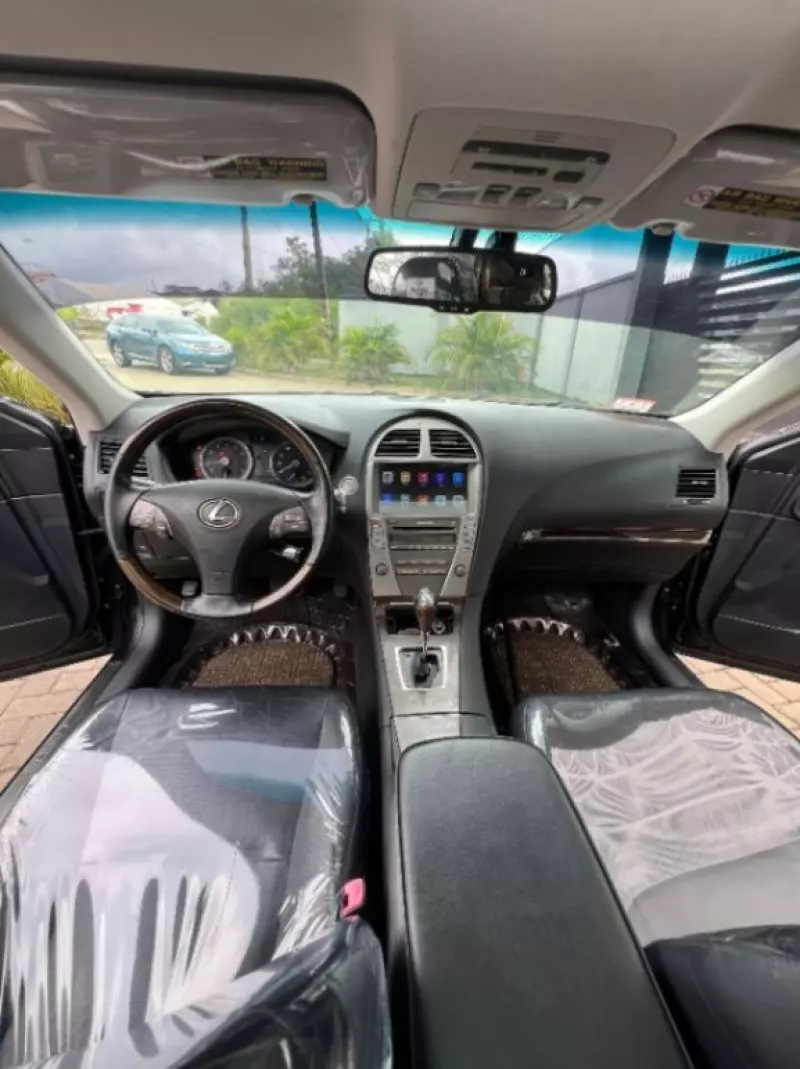 Lexus ES 350   - 2011