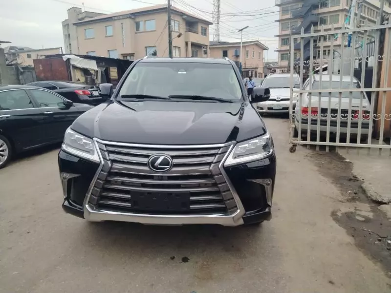 Lexus LX 570   - 2017