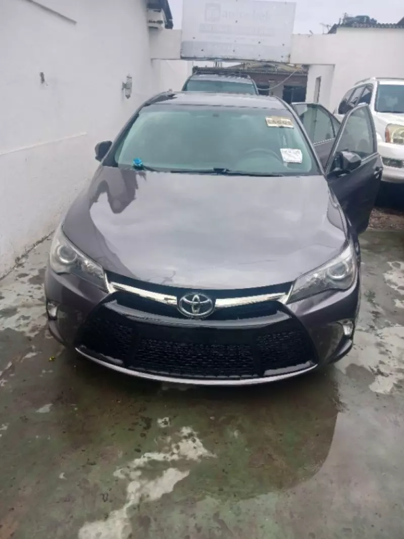 Toyota Camry   - 2015