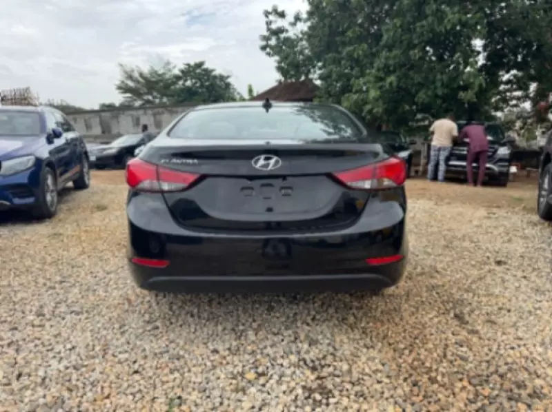 Hyundai Elantra   - 2016