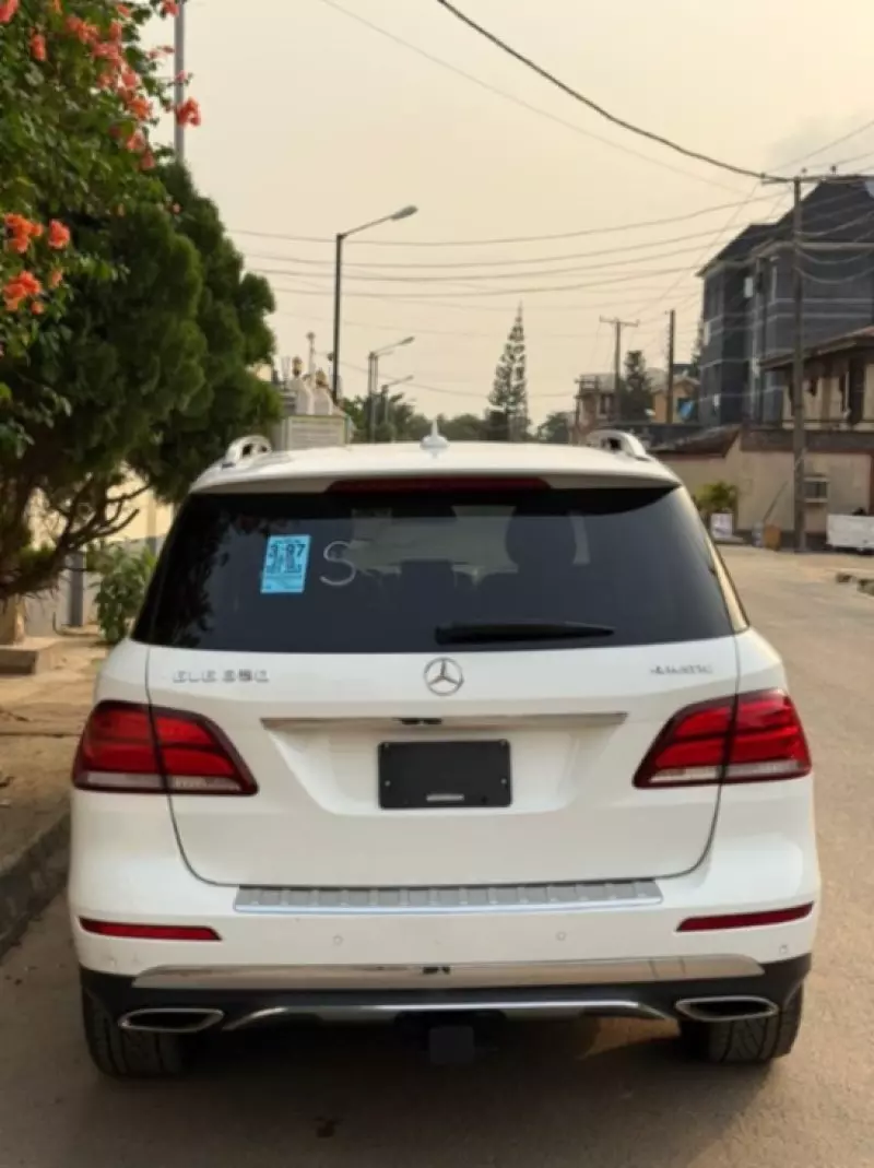 Mercedes-Benz GLE 350 - 2016