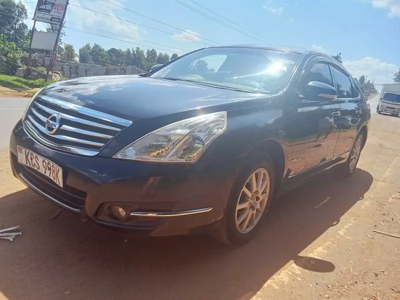 Nissan Teana   - 2011