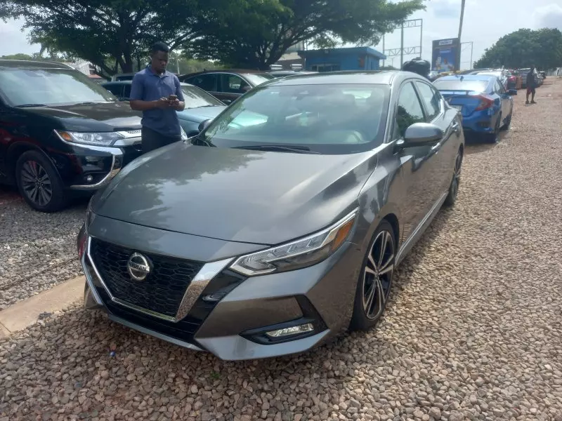 Nissan Sentra   - 2020