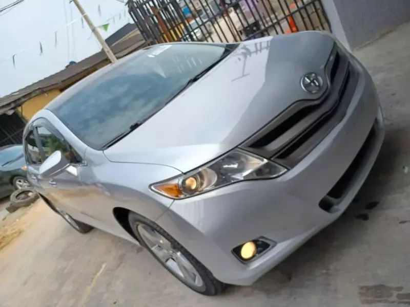 Toyota Venza   - 2014