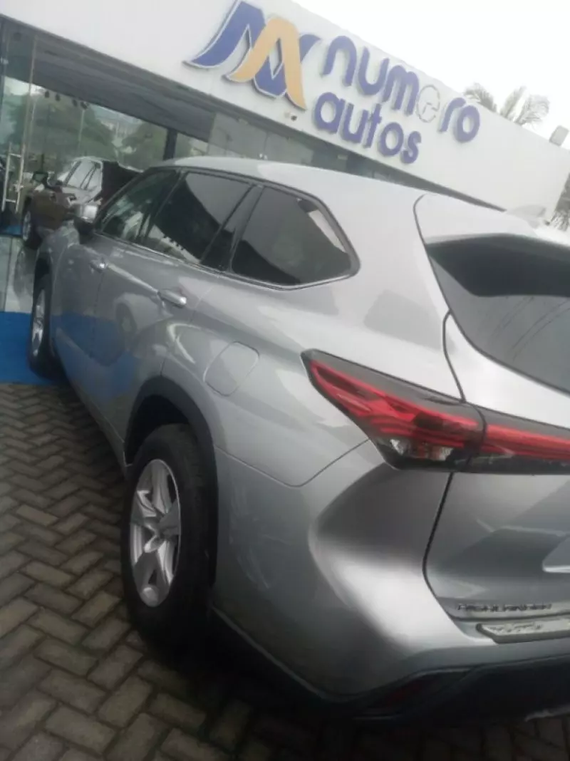 Toyota Highlander   - 2009