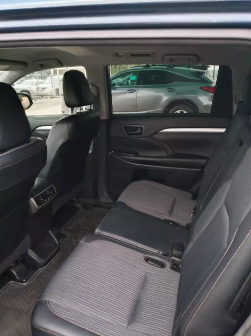 Toyota Highlander   - 2009