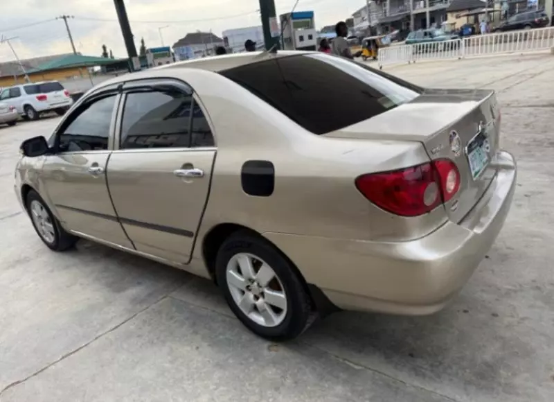 Toyota Corolla   - 2007