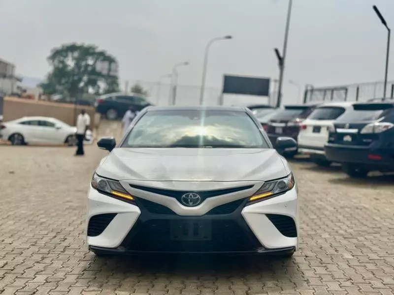 Toyota Camry   - 2018