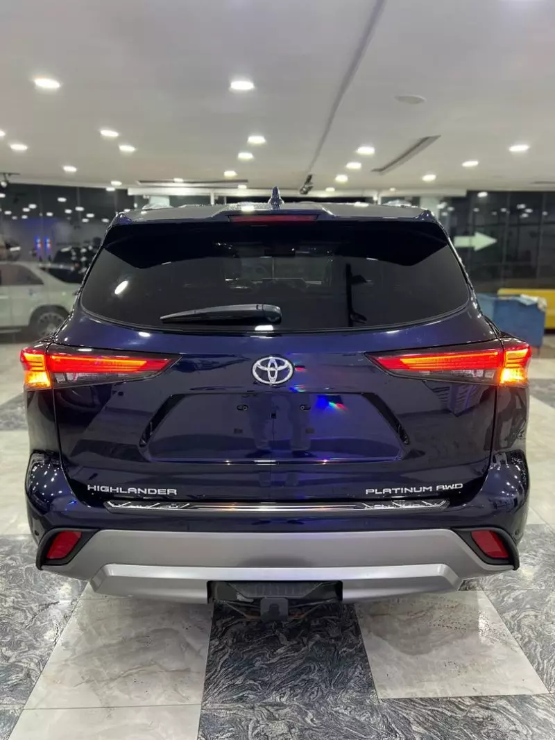 Toyota Highlander   - 2022