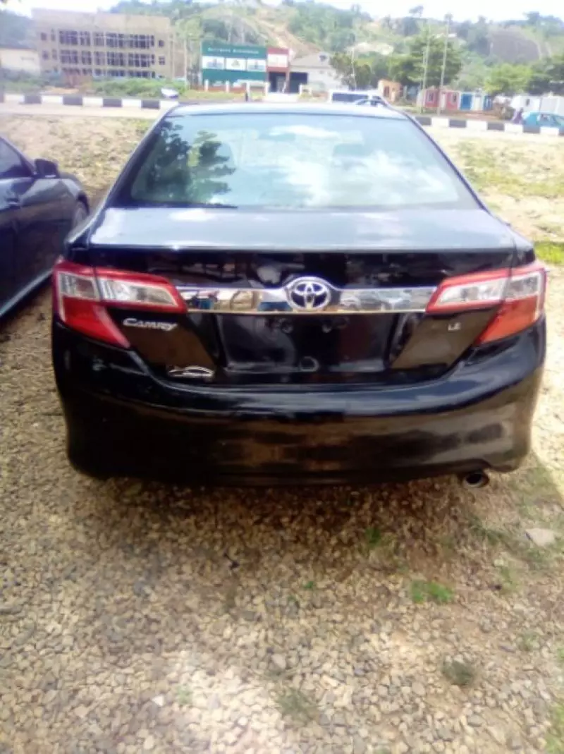 Toyota camry   - 2012
