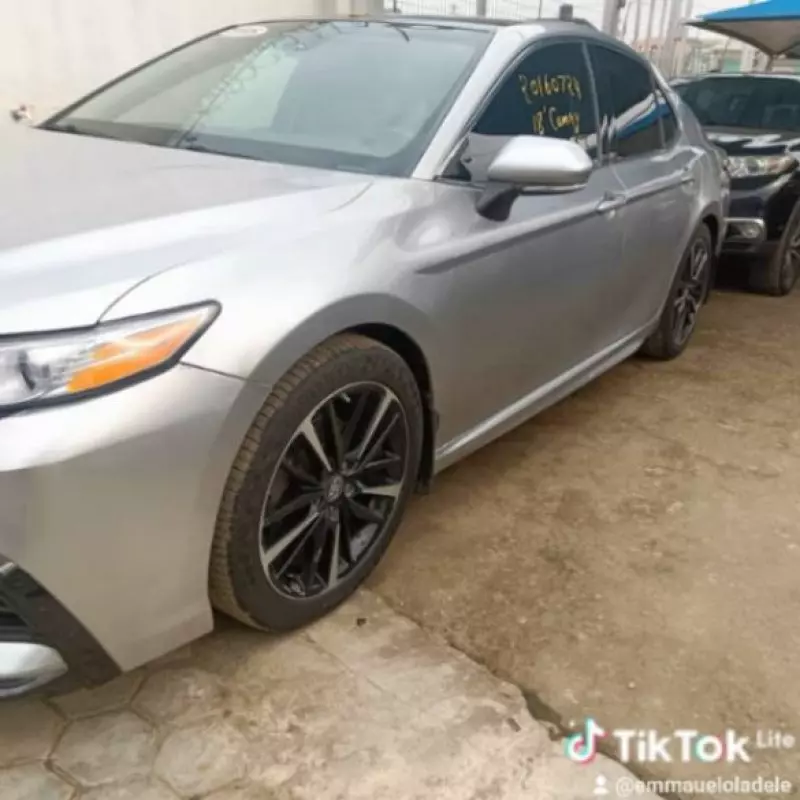 Toyota Camry   - 2018