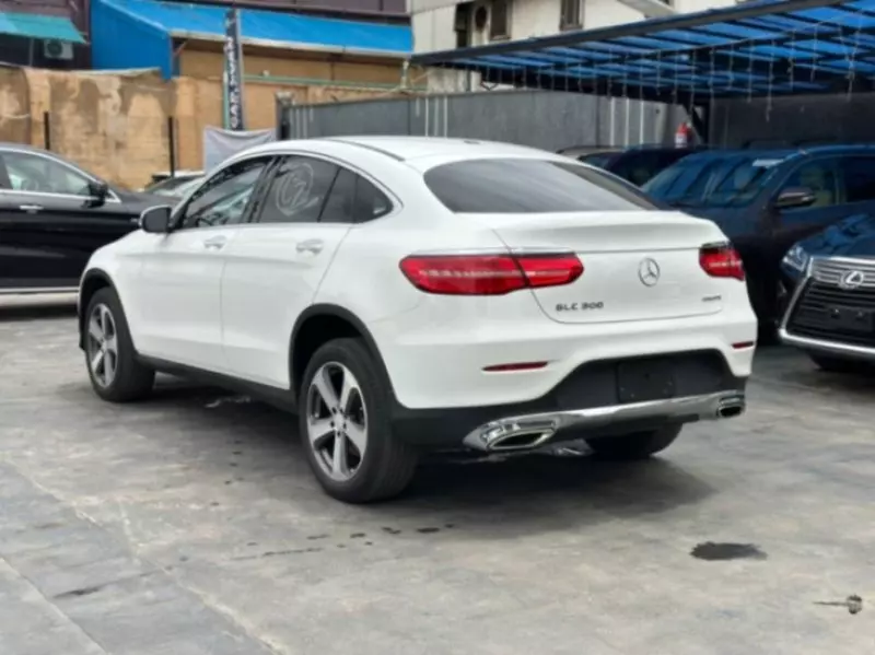 Mercedes-Benz GLC 300   - 2017