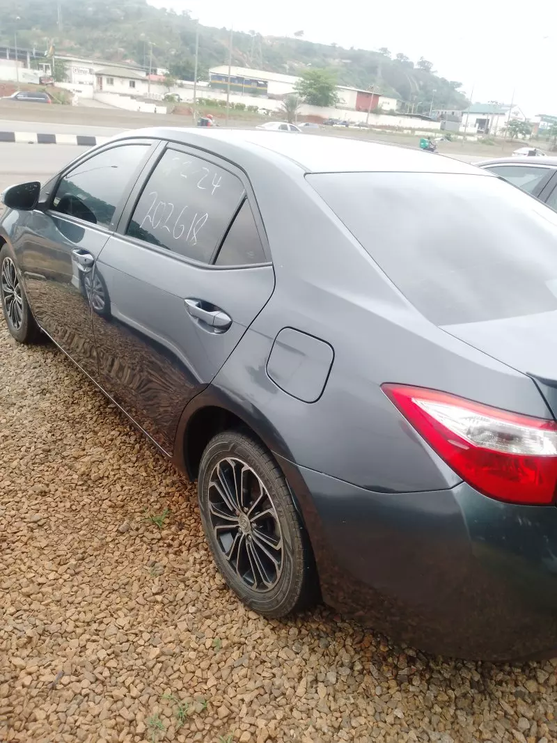 Toyota Corolla   - 2015