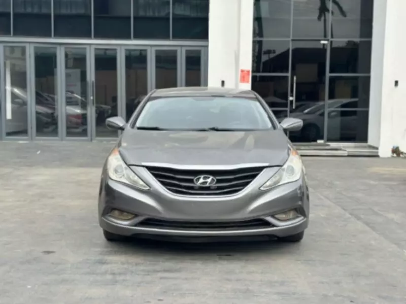 Hyundai Sonata   - 2013