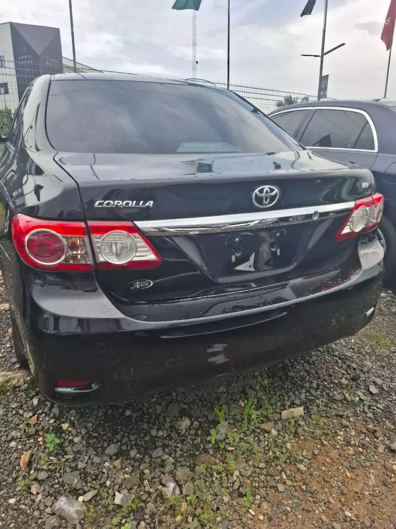 Toyota Corolla   - 2011