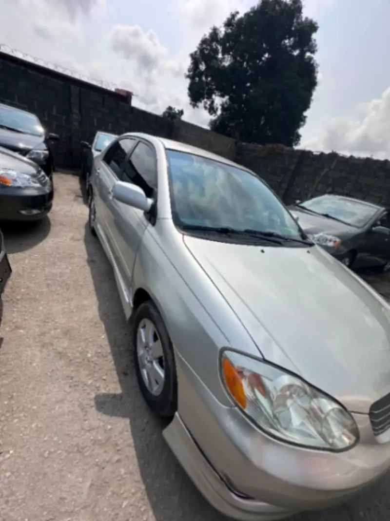 Toyota Corolla   - 2013