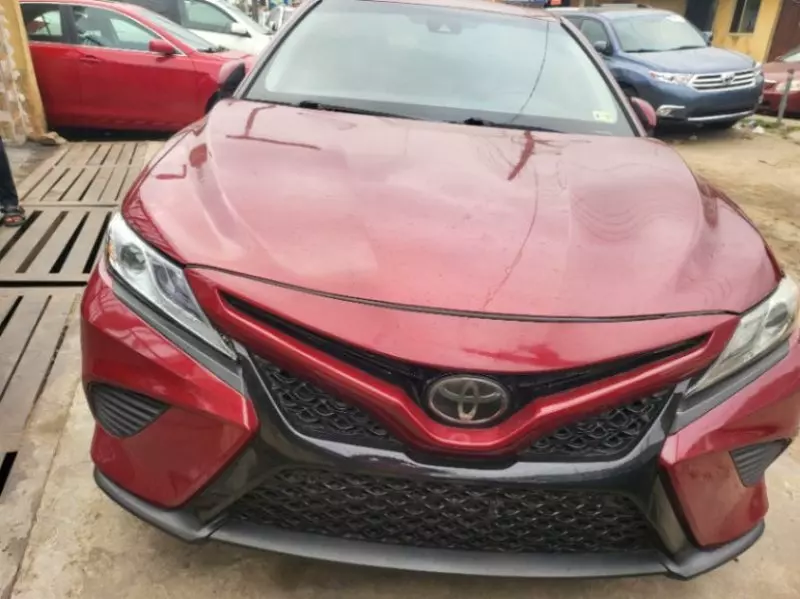 Toyota camry   - 2018