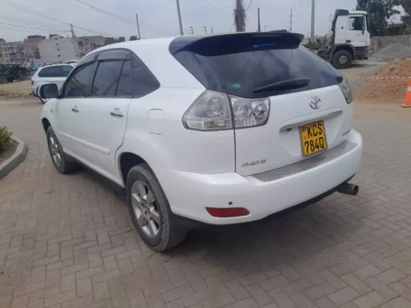 Toyota Harrier   - 2012