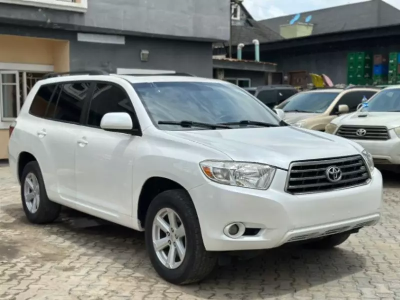 Toyota Highlander   - 2010