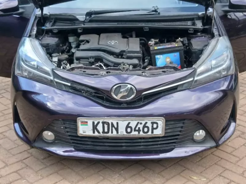Toyota Vitz   - 2016