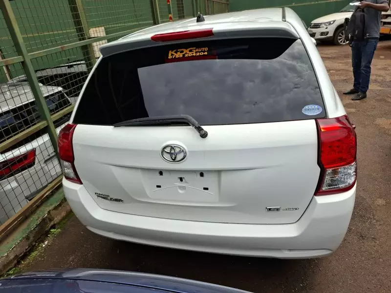 Toyota Fielder    - 2013