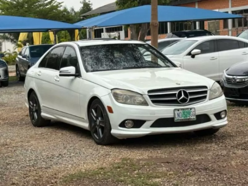 Mercedes-Benz C-class   - 2010