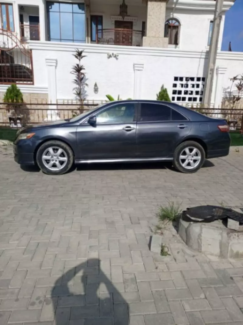 Toyota Camry   - 2009