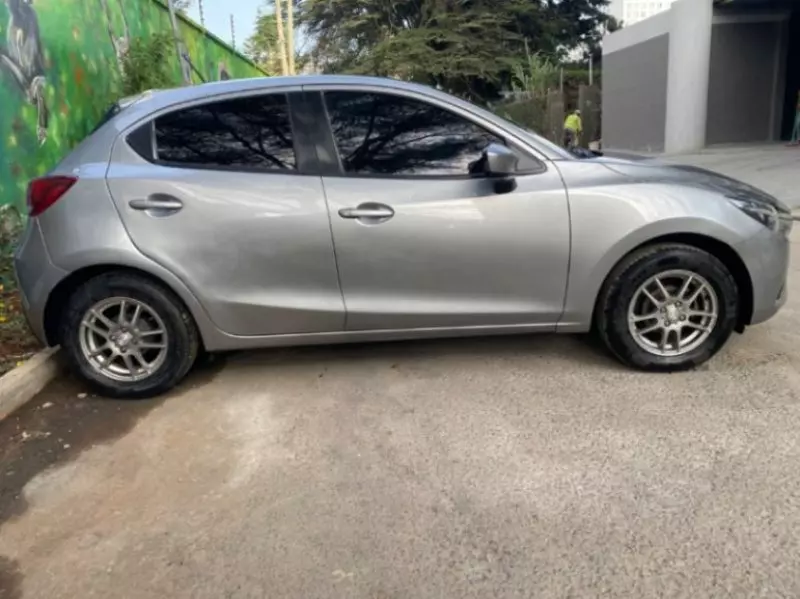 Mazda Demio    - 2015