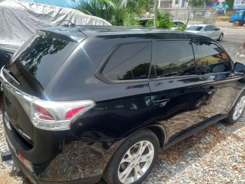 Mitsubishi OUTLANDER   - 2014