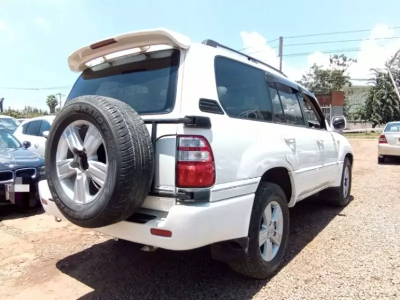 Toyota Land Cruiser   - 2001
