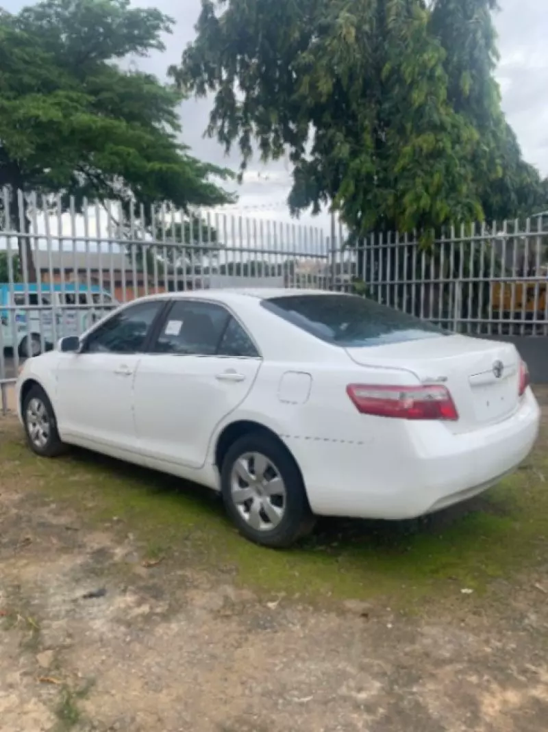 Toyota Camry   -