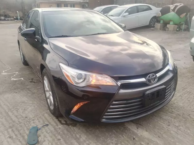 Toyota Camry   - 2016