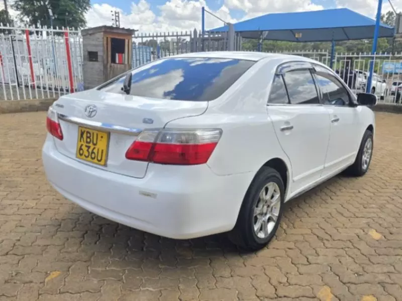 Toyota Premio    - 2008