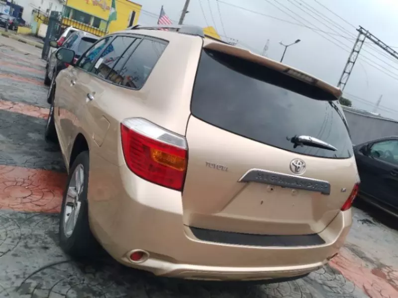 Toyota Highlander   - 2008