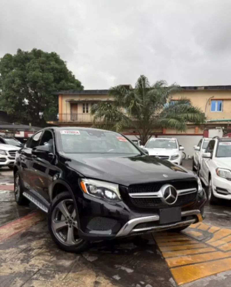 Mercedes-Benz GLC 300   - 2016