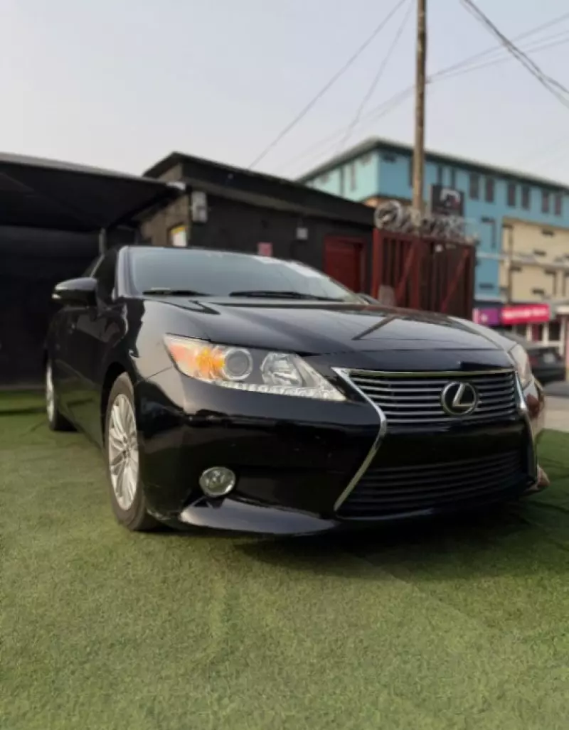 Lexus ES   - 2013