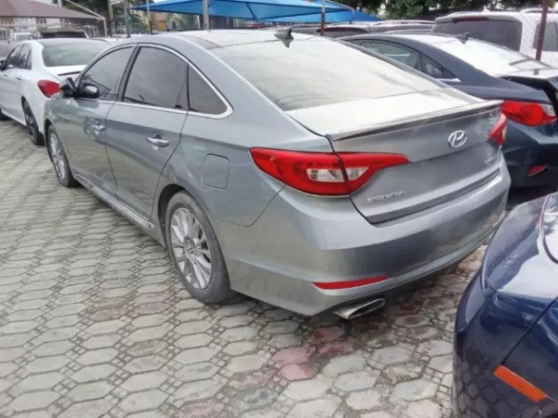 Hyundai Sonata   - 2015